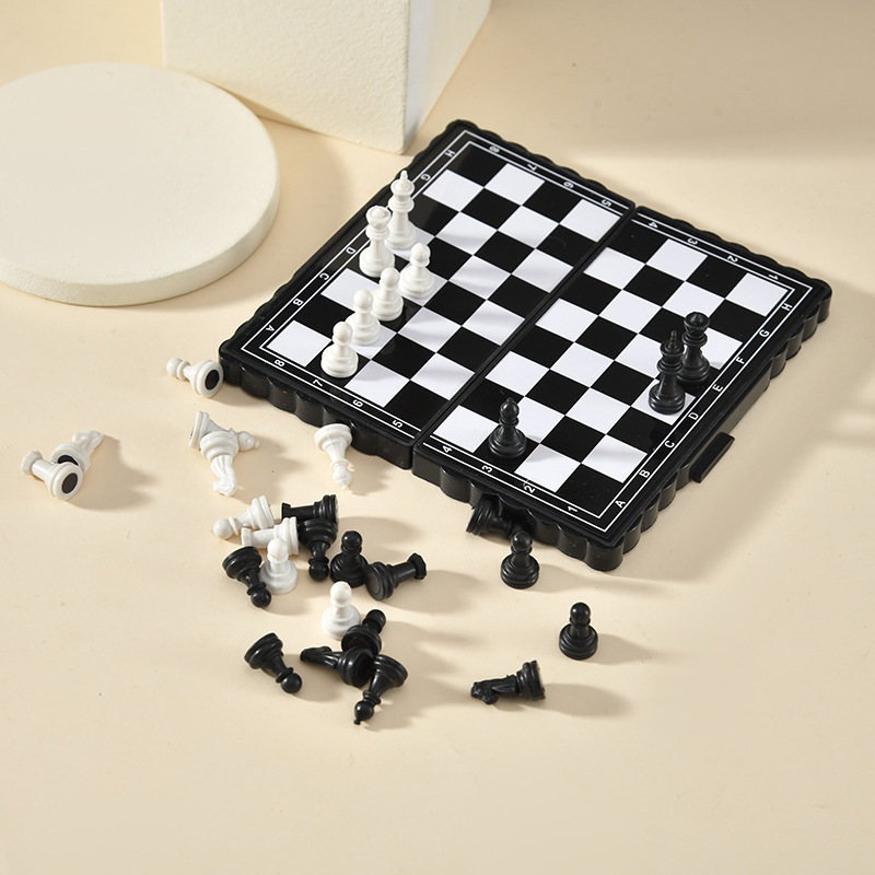 Mini Portable Magnetic Chess S - Magnetic Travel Chess のレビューと価格