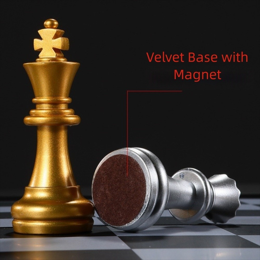 Universal 25/32cm Chessboard M - Magnetic Travel Chess のレビューと価格