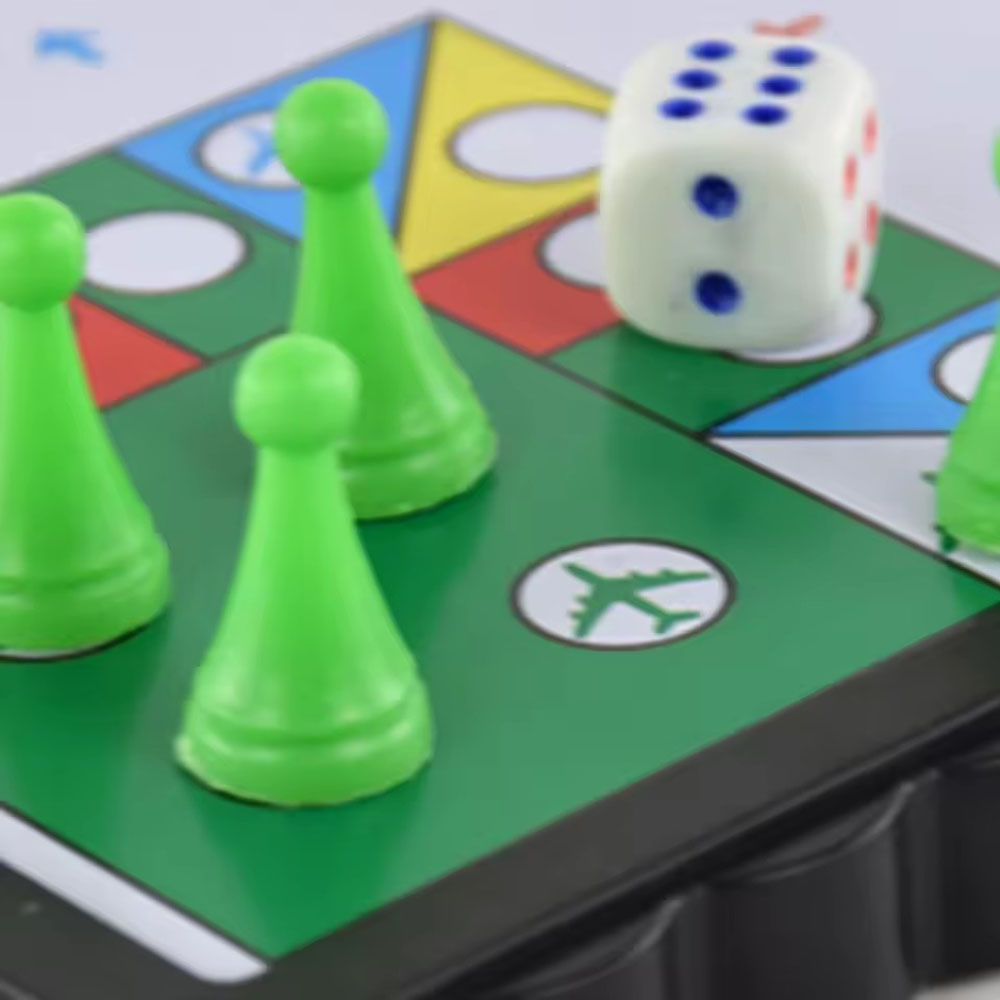 Foldable magnetic flying chess - Magnetic Travel Chess のレビューと価格