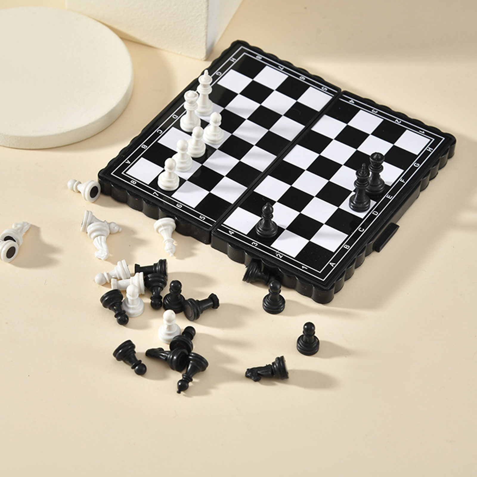 Folding Chessboard Board Game  - Magnetic Travel Chess のレビューと価格