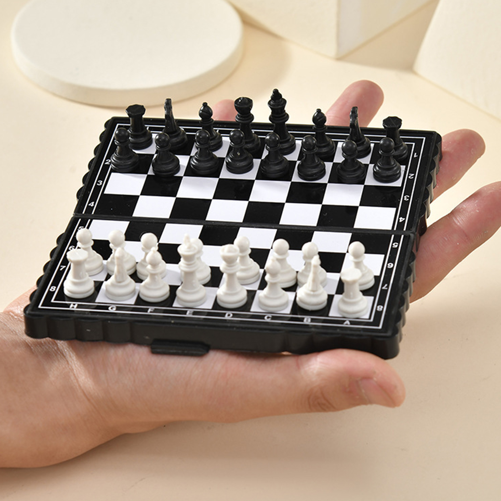 Folding Chessboard Board Game  - Magnetic Travel Chess のレビューと価格