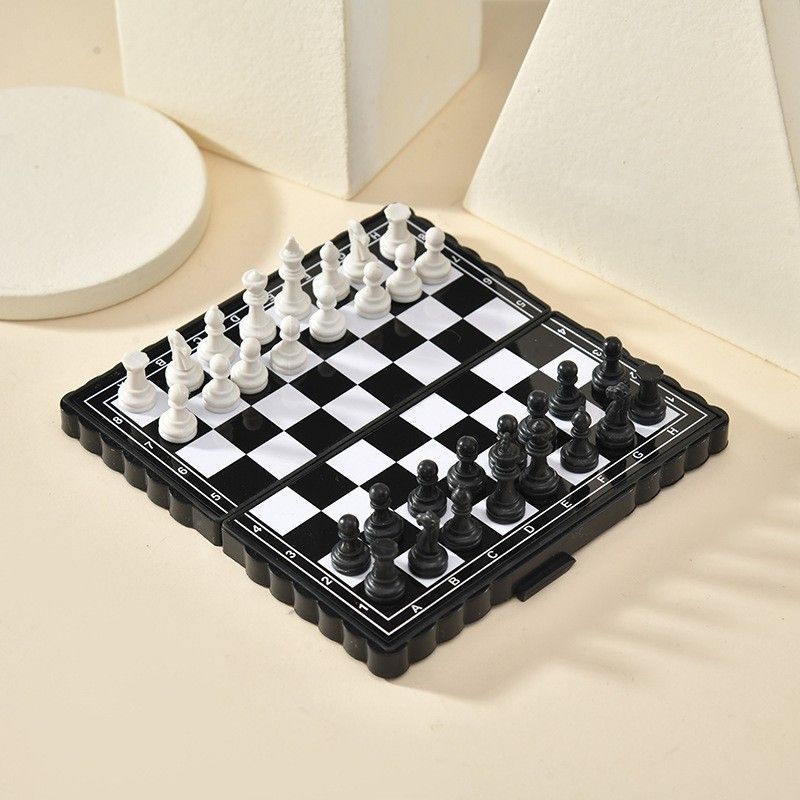 Mini Portable Mini Chess Foldi - Magnetic Travel Chess のレビューと価格