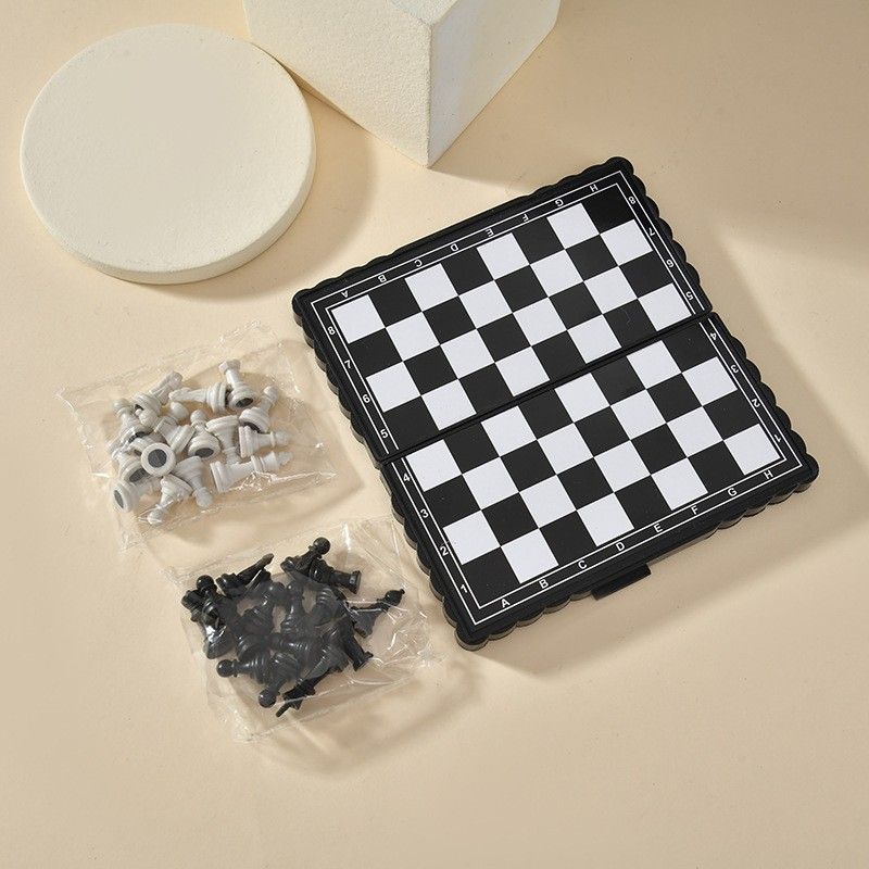 Mini Portable Mini Chess Foldi - Magnetic Travel Chess のレビューと価格